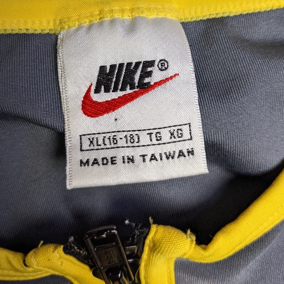 Nike Black & Gray Crop Top with Yellow Trim - Picture 3 of 7